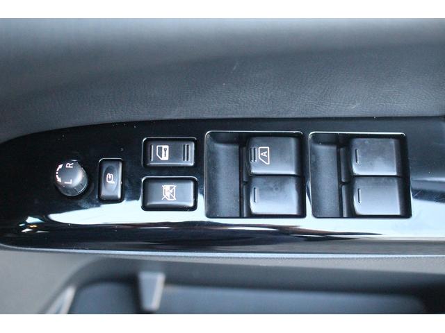 エルグランド ２５０ハイウェイスターＳ　アーバンクロム　後期型　純正１０インチナビ　フリップダウンモニター　アダプティブクルーズコントール　衝突軽減ブレーキ　ＥＴＣ２．０　両側電動スライドドア　シートヒーター　純正１８インチアルミホイール（69枚目）