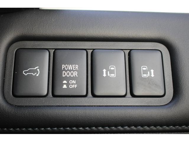 デリカＤ：５ Ｐ　後期型　禁煙車　純正１０．１インチナビ　両側電動スライドドア　アラウンドビューモニター　フルセグＴＶ　アダプティブクルーズコントロール　電動リアゲート　ＬＥＤヘッドライト　ブラインドスポットモニター（5枚目）