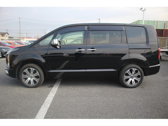 デリカＤ：５ Ｐ　後期型　禁煙車　純正１０．１インチナビ　両側電動スライドドア　アラウンドビューモニター　フルセグＴＶ　アダプティブクルーズコントロール　電動リアゲート　ＬＥＤヘッドライト　ブラインドスポットモニター（12枚目）