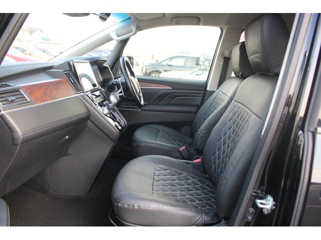 デリカＤ：５ Ｐ　後期型　禁煙車　純正１０．１インチナビ　両側電動スライドドア　アラウンドビューモニター　フルセグＴＶ　アダプティブクルーズコントロール　電動リアゲート　ＬＥＤヘッドライト　ブラインドスポットモニター（42枚目）