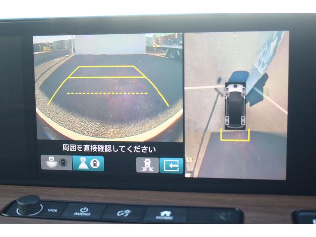 Ｈｏｎｄａ ｅ アドバンス　禁煙車　純正７型ワイドナビ　フルセグＴＶ　全周囲カメラ　純正１７インチアルミホイール　衝突軽減ブレーキシステム　ガラスルーフ　ＥＴＣ　シートヒーター　レーダークルーズコントロール　ＬＥＤヘッドライト（4枚目）