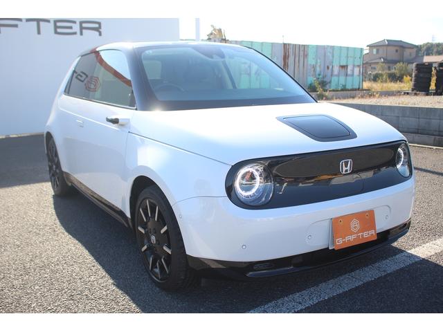 Ｈｏｎｄａ ｅ アドバンス　禁煙車　純正７型ワイドナビ　フルセグＴＶ　全周囲カメラ　純正１７インチアルミホイール　衝突軽減ブレーキシステム　ガラスルーフ　ＥＴＣ　シートヒーター　レーダークルーズコントロール　ＬＥＤヘッドライト（10枚目）