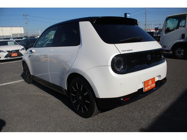 Ｈｏｎｄａ ｅ アドバンス　禁煙車　純正７型ワイドナビ　フルセグＴＶ　全周囲カメラ　純正１７インチアルミホイール　衝突軽減ブレーキシステム　ガラスルーフ　ＥＴＣ　シートヒーター　レーダークルーズコントロール　ＬＥＤヘッドライト（14枚目）