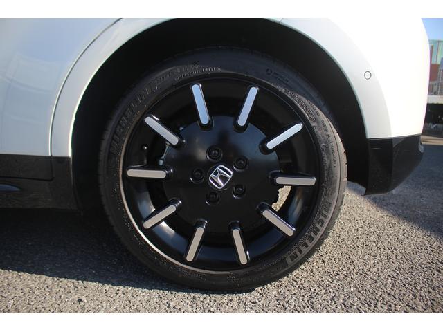 Ｈｏｎｄａ ｅ アドバンス　禁煙車　純正７型ワイドナビ　フルセグＴＶ　全周囲カメラ　純正１７インチアルミホイール　衝突軽減ブレーキシステム　ガラスルーフ　ＥＴＣ　シートヒーター　レーダークルーズコントロール　ＬＥＤヘッドライト（21枚目）