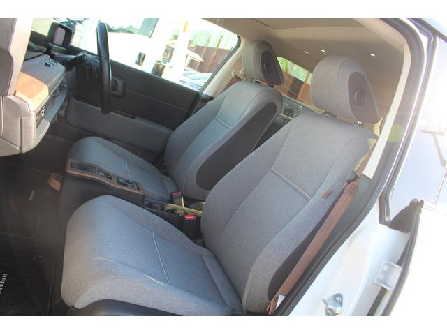 Ｈｏｎｄａ ｅ アドバンス　禁煙車　純正７型ワイドナビ　フルセグＴＶ　全周囲カメラ　純正１７インチアルミホイール　衝突軽減ブレーキシステム　ガラスルーフ　ＥＴＣ　シートヒーター　レーダークルーズコントロール　ＬＥＤヘッドライト（42枚目）