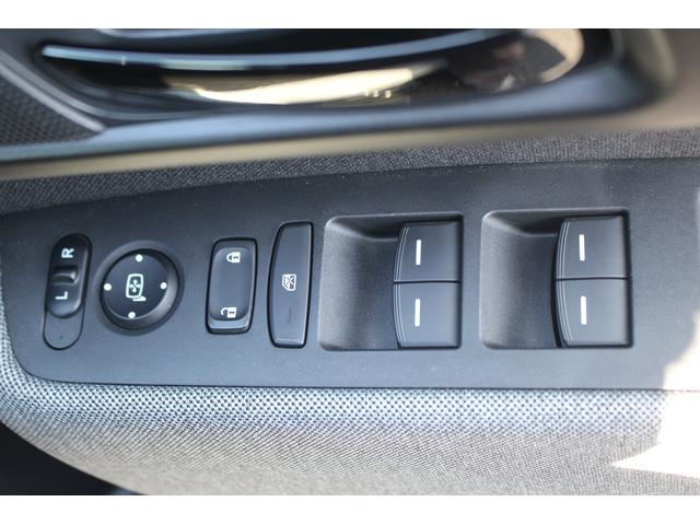 Ｈｏｎｄａ ｅ アドバンス　禁煙車　純正７型ワイドナビ　フルセグＴＶ　全周囲カメラ　純正１７インチアルミホイール　衝突軽減ブレーキシステム　ガラスルーフ　ＥＴＣ　シートヒーター　レーダークルーズコントロール　ＬＥＤヘッドライト（62枚目）
