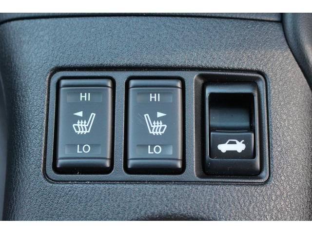 フェアレディＺ バージョンＴ　禁煙車　純正９型ナビ　フルセグＴＶ　バックカメラ　ＢＯＳＥサウンド　衝突軽減システム　純正１８インチアルミホイール　ＥＴＣ　レーダークルーズコントロール　クリアランスソナー　シートヒーター（9枚目）