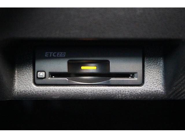 フェアレディＺ バージョンＴ　禁煙車　純正９型ナビ　フルセグＴＶ　バックカメラ　ＢＯＳＥサウンド　衝突軽減システム　純正１８インチアルミホイール　ＥＴＣ　レーダークルーズコントロール　クリアランスソナー　シートヒーター（10枚目）