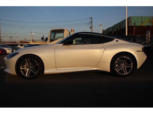 フェアレディＺ バージョンＴ　禁煙車　純正９型ナビ　フルセグＴＶ　バックカメラ　ＢＯＳＥサウンド　衝突軽減システム　純正１８インチアルミホイール　ＥＴＣ　レーダークルーズコントロール　クリアランスソナー　シートヒーター（14枚目）