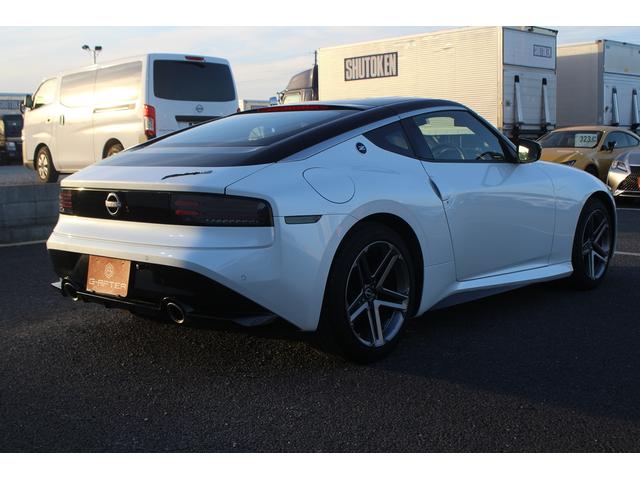 フェアレディＺ バージョンＴ　禁煙車　純正９型ナビ　フルセグＴＶ　バックカメラ　ＢＯＳＥサウンド　衝突軽減システム　純正１８インチアルミホイール　ＥＴＣ　レーダークルーズコントロール　クリアランスソナー　シートヒーター（17枚目）