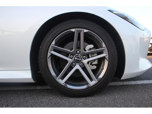 フェアレディＺ バージョンＴ　禁煙車　純正９型ナビ　フルセグＴＶ　バックカメラ　ＢＯＳＥサウンド　衝突軽減システム　純正１８インチアルミホイール　ＥＴＣ　レーダークルーズコントロール　クリアランスソナー　シートヒーター（19枚目）