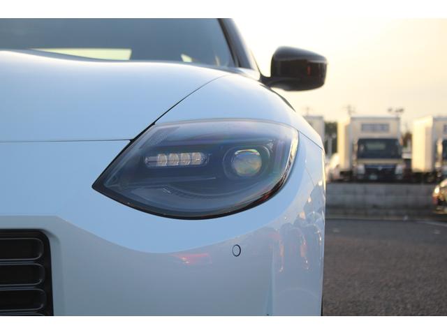 フェアレディＺ バージョンＴ　禁煙車　純正９型ナビ　フルセグＴＶ　バックカメラ　ＢＯＳＥサウンド　衝突軽減システム　純正１８インチアルミホイール　ＥＴＣ　レーダークルーズコントロール　クリアランスソナー　シートヒーター（28枚目）