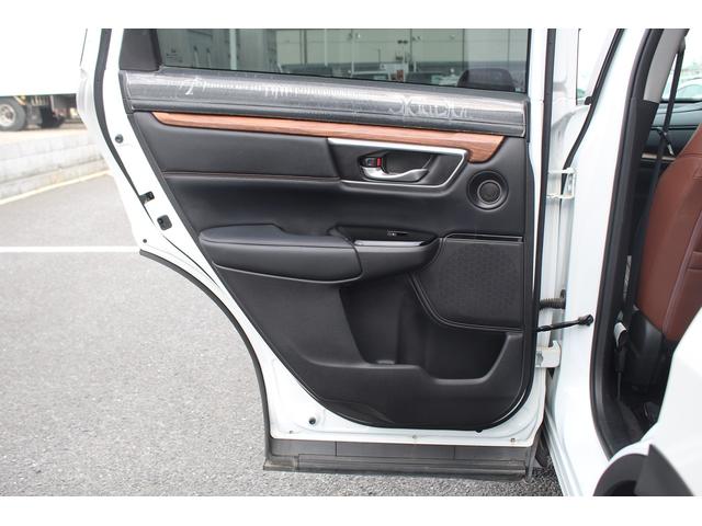 ＣＲ－Ｖハイブリッド ＥＸ・マスターピース　後期型　純正ナビ　フルセグＴＶ　電動サンルーフ　茶革シート　レーダークルーズコントロール　バックカメラ　ＥＴＣ２．０　シートヒーター　パワーシート　ＬＥＤヘッドライト　ワンオーナー　ルーフレール（36枚目）
