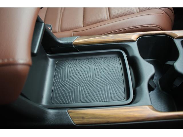 ＣＲ－Ｖハイブリッド ＥＸ・マスターピース　後期型　純正ナビ　フルセグＴＶ　電動サンルーフ　茶革シート　レーダークルーズコントロール　バックカメラ　ＥＴＣ２．０　シートヒーター　パワーシート　ＬＥＤヘッドライト　ワンオーナー　ルーフレール（62枚目）