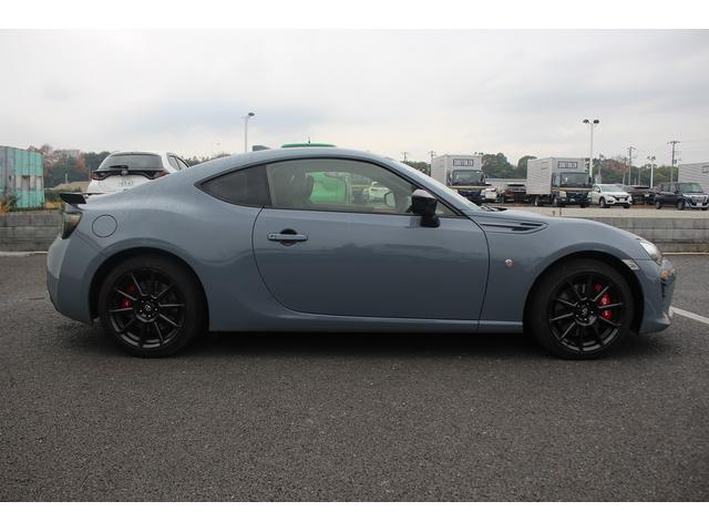 ８６ ＧＴリミテッド　ブラックパッケージ　後期型　禁煙車　６速マニュアル　純正ナビ　フルセグＴＶ　バックカメラ　シートヒーター　ＥＴＣ２．０　オートクルーズコントロール　ＬＥＤヘッドライト　ハーフレザーシート　Ｂｌｕｅｔｏｏｔｈ（15枚目）