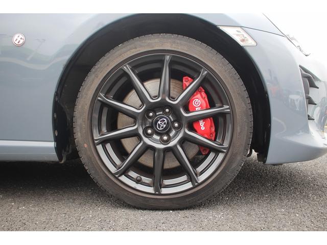 ８６ ＧＴリミテッド　ブラックパッケージ　後期型　禁煙車　６速マニュアル　純正ナビ　フルセグＴＶ　バックカメラ　シートヒーター　ＥＴＣ２．０　オートクルーズコントロール　ＬＥＤヘッドライト　ハーフレザーシート　Ｂｌｕｅｔｏｏｔｈ（16枚目）