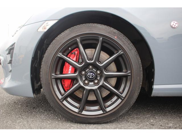 ８６ ＧＴリミテッド　ブラックパッケージ　後期型　禁煙車　６速マニュアル　純正ナビ　フルセグＴＶ　バックカメラ　シートヒーター　ＥＴＣ２．０　オートクルーズコントロール　ＬＥＤヘッドライト　ハーフレザーシート　Ｂｌｕｅｔｏｏｔｈ（17枚目）