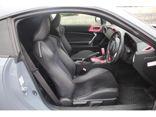８６ ＧＴリミテッド　ブラックパッケージ　後期型　禁煙車　６速マニュアル　純正ナビ　フルセグＴＶ　バックカメラ　シートヒーター　ＥＴＣ２．０　オートクルーズコントロール　ＬＥＤヘッドライト　ハーフレザーシート　Ｂｌｕｅｔｏｏｔｈ（37枚目）