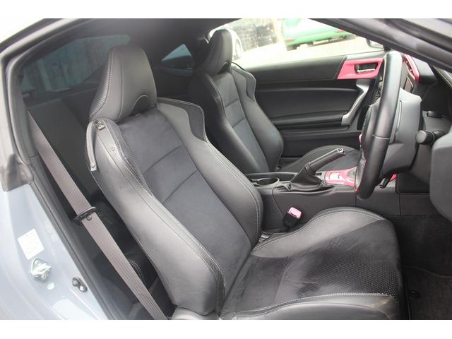 ８６ ＧＴリミテッド　ブラックパッケージ　後期型　禁煙車　６速マニュアル　純正ナビ　フルセグＴＶ　バックカメラ　シートヒーター　ＥＴＣ２．０　オートクルーズコントロール　ＬＥＤヘッドライト　ハーフレザーシート　Ｂｌｕｅｔｏｏｔｈ（38枚目）
