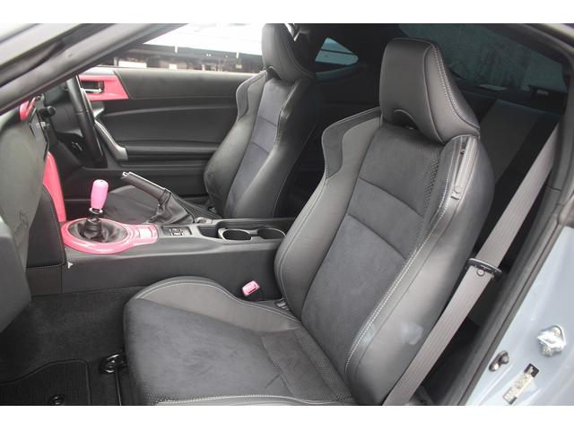 ８６ ＧＴリミテッド　ブラックパッケージ　後期型　禁煙車　６速マニュアル　純正ナビ　フルセグＴＶ　バックカメラ　シートヒーター　ＥＴＣ２．０　オートクルーズコントロール　ＬＥＤヘッドライト　ハーフレザーシート　Ｂｌｕｅｔｏｏｔｈ（42枚目）