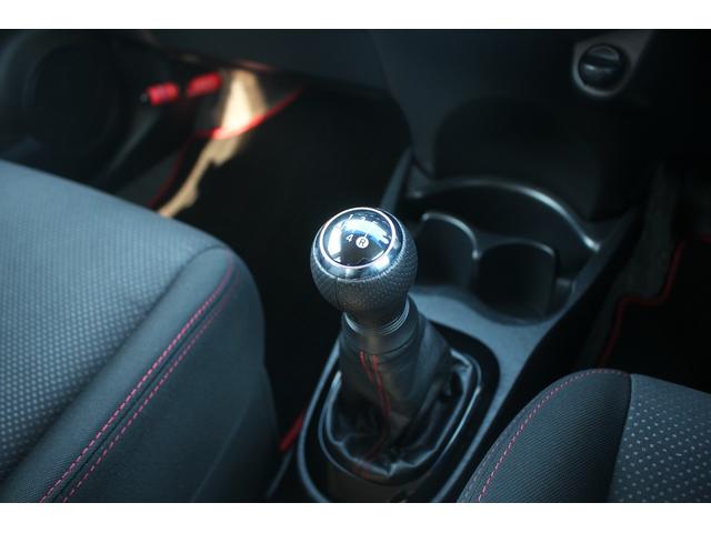 ヴィッツ RS G’s 後期型 禁煙車 5MT 純正17インチアルミホイール HIDヘッドライト 電動格納ミラ- オートライト ETC フォグライト キーレスエントリー LEDイルミネーションビーム(3枚目)