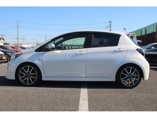 ヴィッツ RS G’s 後期型 禁煙車 5MT 純正17インチアルミホイール HIDヘッドライト 電動格納ミラ- オートライト ETC フォグライト キーレスエントリー LEDイルミネーションビーム(10枚目)