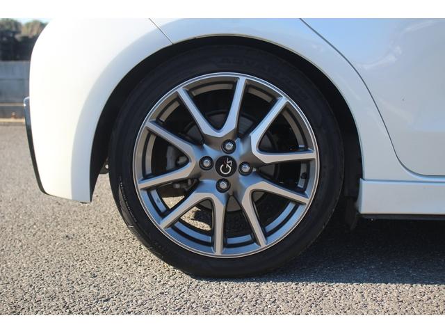 ヴィッツ RS G’s 後期型 禁煙車 5MT 純正17インチアルミホイール HIDヘッドライト 電動格納ミラ- オートライト ETC フォグライト キーレスエントリー LEDイルミネーションビーム(18枚目)