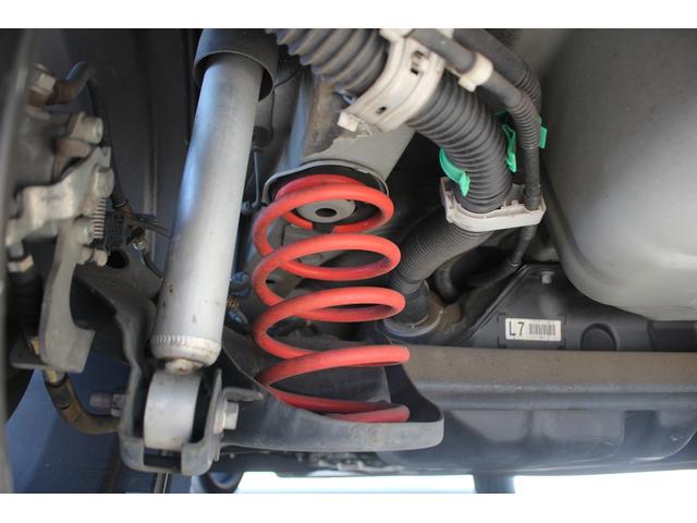 ヴィッツ RS G’s 後期型 禁煙車 5MT 純正17インチアルミホイール HIDヘッドライト 電動格納ミラ- オートライト ETC フォグライト キーレスエントリー LEDイルミネーションビーム(35枚目)