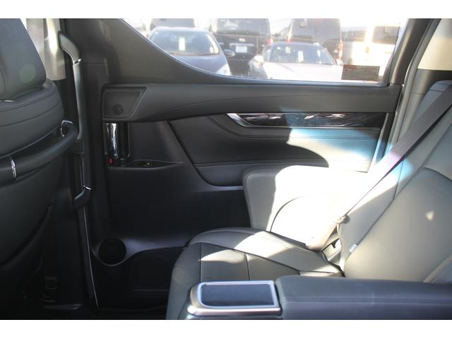 アルファード ２．５Ｓ　Ｃパッケージ　後期型　禁煙車　純正９型ナビ　フルセグＴＶ　バックカメラ　シートヒーター　シートエアコン　黒革シート　３眼ＬＥＤヘッドライト　ＥＴＣ２．０　パワーシート　レーダークルーズコントロール（40枚目）