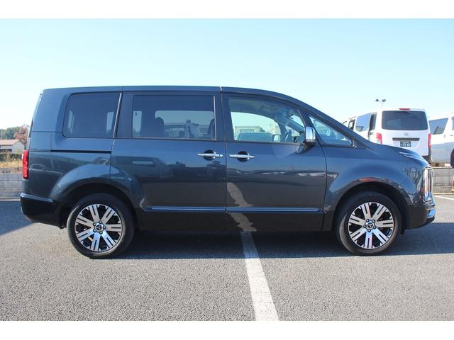 デリカD:5 P 後期型 禁煙者 イクリプス10.1インチナビ 全周囲カメラ アダプティブクルーズコントロール 両側電動スライドドア 電動リアゲート ブラインドスポットモニター 1500W給電 シートヒーター(17枚目)