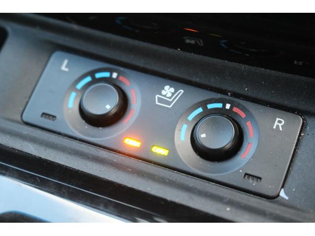 アルファード 2.5S Cパッケージ 後期型 禁煙車 純正9インチナビ 3眼LEDヘッドライト CD・DVDキット フリップダウンモニター 両側電動スライドドア バックカメラ フルセグTV シートヒーター&シートクーラー(6枚目)