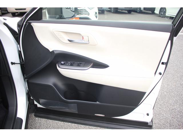 クラウンクロスオーバー Gレザーパッケージ 禁煙車 12.3型ナビ フルセグTV 全周囲カメラ 黒革シート レーダークルーズコントロール レーンキープアシスト 衝突軽減ブレーキ ETC2.0 電動リアゲート シートヒーター シートエアコン(28枚目)