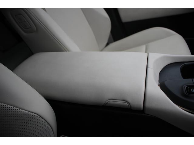 クラウンクロスオーバー Gレザーパッケージ 禁煙車 12.3型ナビ フルセグTV 全周囲カメラ 黒革シート レーダークルーズコントロール レーンキープアシスト 衝突軽減ブレーキ ETC2.0 電動リアゲート シートヒーター シートエアコン(67枚目)