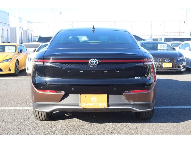 クラウンクロスオーバー Ｇアドバンスド・レザーパッケージ　禁煙車　純正１２．３型ナビ　フルセグＴＶ　全周囲カメラ　４眼ＬＥＤヘッドライト　電動リアゲート　レーダークルーズコントロール　ＥＴＣ２．０　衝突軽減ブレーキ　シートヒーター　シートエアコン　雹害車（12枚目）