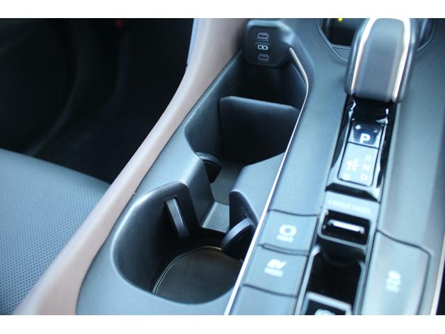 クラウンクロスオーバー Ｇアドバンスド・レザーパッケージ　禁煙車　純正１２．３型ナビ　フルセグＴＶ　全周囲カメラ　４眼ＬＥＤヘッドライト　電動リアゲート　レーダークルーズコントロール　ＥＴＣ２．０　衝突軽減ブレーキ　シートヒーター　シートエアコン　雹害車（65枚目）