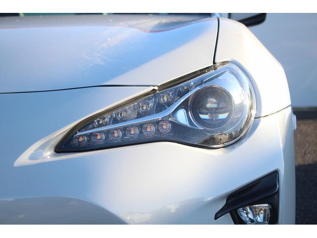 86 GTリミテッド ハイパフォーマンスパッケージ 後期型 禁煙車 温熱黒半革シート オートクルーズコントロール TEIN車高調 TRDマフラー ブレンボキャリパー ETC 純正ウィング LEDヘッドライト スマートキー 純正17インチAW(21枚目)