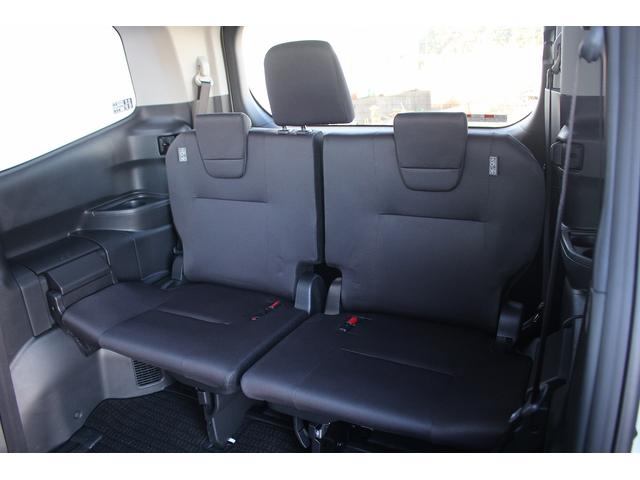 ノア Ｘ　禁煙車　純正８インチナビ　バックカメラ　トヨタセーフティーセンス　電動スライドドア　レーダークルーズコントロール　ＬＥＤヘッドライト　ＥＴＣ　スマートキー　三列シート　パーキングアシスト（44枚目）