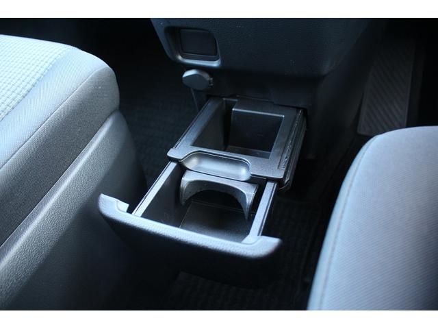 ノア Ｘ　禁煙車　純正８インチナビ　バックカメラ　トヨタセーフティーセンス　電動スライドドア　レーダークルーズコントロール　ＬＥＤヘッドライト　ＥＴＣ　スマートキー　三列シート　パーキングアシスト（65枚目）