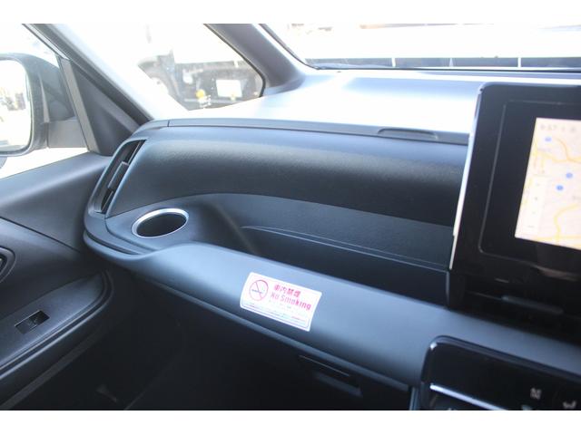 ノア Ｘ　禁煙車　純正８インチナビ　バックカメラ　トヨタセーフティーセンス　電動スライドドア　レーダークルーズコントロール　ＬＥＤヘッドライト　ＥＴＣ　スマートキー　三列シート　パーキングアシスト（66枚目）