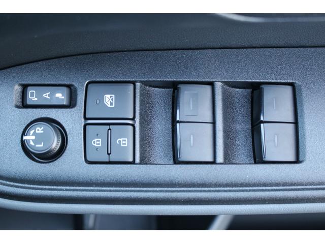 ノア Ｘ　禁煙車　純正８インチナビ　バックカメラ　トヨタセーフティーセンス　電動スライドドア　レーダークルーズコントロール　ＬＥＤヘッドライト　ＥＴＣ　スマートキー　三列シート　パーキングアシスト（70枚目）