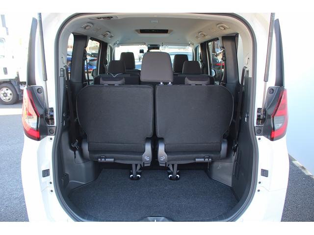 ノア Ｘ　禁煙車　純正８インチナビ　バックカメラ　トヨタセーフティーセンス　電動スライドドア　レーダークルーズコントロール　ＬＥＤヘッドライト　ＥＴＣ　スマートキー　三列シート　パーキングアシスト（75枚目）