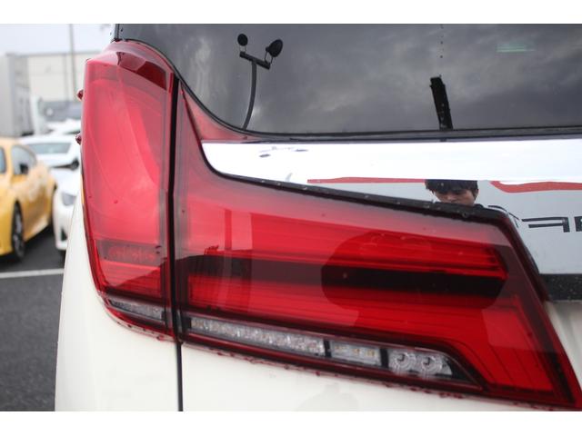 アルファードハイブリッド エグゼクティブラウンジ　後期型　禁煙車　ＪＢＬプレミアムサウンド　純正１０．５インチナビ　フルセグＴＶ　バックカメラ　後席モニター　電動リアゲート　レーダークルーズコントロール　　ＥＴＣ２．０　デジタルインナーミラー（32枚目）