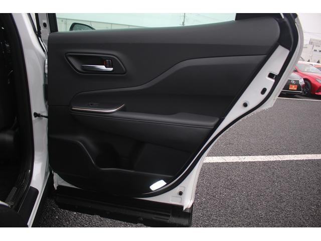 クラウンクロスオーバー Ｇアドバンスド　禁煙車　純正１２．３インチナビ　ＧＲフルエアロ　全周囲カメラ　電動リアゲート　衝突軽減　レーダークルーズコントロール　ＥＴＣ２．０　２１インチモデリスタアルミホイール　トヨタセーフティーセンス（32枚目）