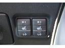 ヴォクシー ハイブリッドＺＳ　煌ＩＩＩ　後期型　禁煙車　純正８インチナビ　フルセグＴＶ　バックカメラ　両側電動スライドドア　ＬＥＤヘッドライト　ＥＴＣ２．０　シートヒーター　クリアランスソナー　純正１６インチアルミホイール　オートクルコン（5枚目）