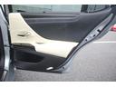ＥＳ３００ｈ　バージョンＬ　後期型　禁煙車　　白革シート　純正１２．３インチナビ　サンルーフ　フルセグＴＶ　全周囲カメラ　温冷白革　衝突軽減　電動リアゲート　レーダークルーズコントロール　パワーシート　ＥＴＣ２．０（32枚目）