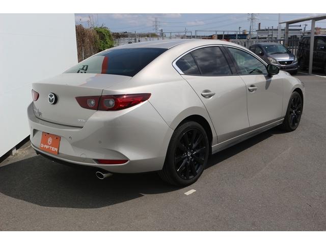 ＭＡＺＤＡ３セダン ２０Ｓ　ブラックトーンエディション　Ｒ５登録／純正ナビ／地デジ／全周囲カメラ／レーダークルーズ／シートヒーター／パワーシート／ＥＴＣ／（10枚目）