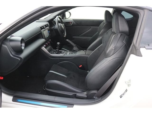 ＧＲ８６ ＲＺ　６ＭＴ／ＧＲエアロ／４本出しマフラー／カーボンボンネット／純正８型ナビ／地デジ／バックカメラ／純正１８ＡＷ／（37枚目）