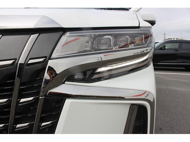 アルファード ２．５Ｓ　タイプゴールド　禁煙車　サンルーフ　後席モニター　純正９型ナビ　バックカメラ　衝突軽減　レーダークルーズ　３眼ＬＥＤヘッドライト　電動リアゲート　両側電動スライドドア　ＥＴＣ　ハーフレザー　クリアランスソナー（17枚目）