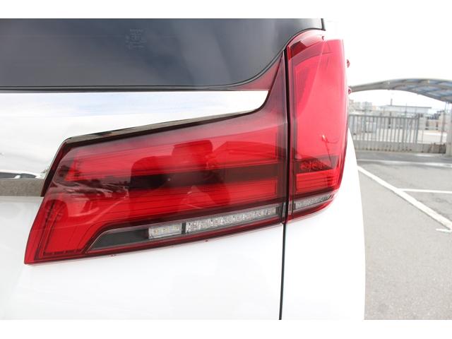アルファード ２．５Ｓ　タイプゴールド　禁煙車　サンルーフ　後席モニター　純正９型ナビ　バックカメラ　衝突軽減　レーダークルーズ　３眼ＬＥＤヘッドライト　電動リアゲート　両側電動スライドドア　ＥＴＣ　ハーフレザー　クリアランスソナー（21枚目）
