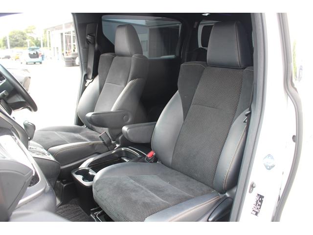 アルファード ２．５Ｓ　タイプゴールド　禁煙車　サンルーフ　後席モニター　純正９型ナビ　バックカメラ　衝突軽減　レーダークルーズ　３眼ＬＥＤヘッドライト　電動リアゲート　両側電動スライドドア　ＥＴＣ　ハーフレザー　クリアランスソナー（43枚目）